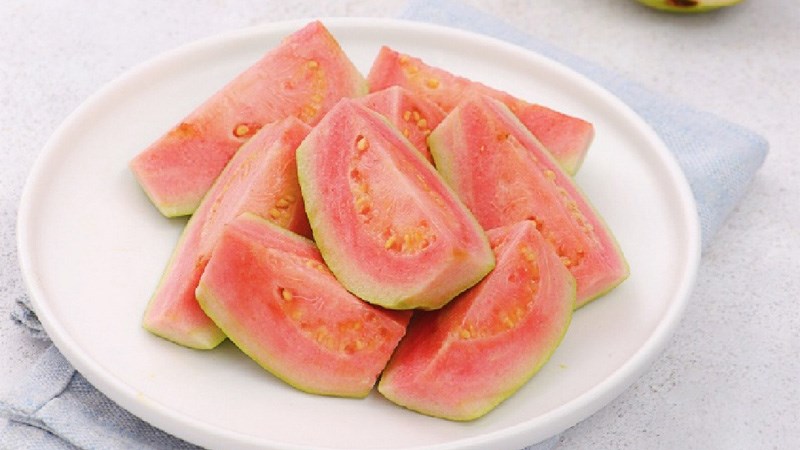 Sự khác biệt về dinh dưỡng giữa ổi trắng và ổi hồng